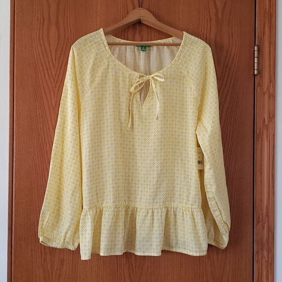 dip Tops - NWT dip Brand Yellow Peplum Top Sz XL